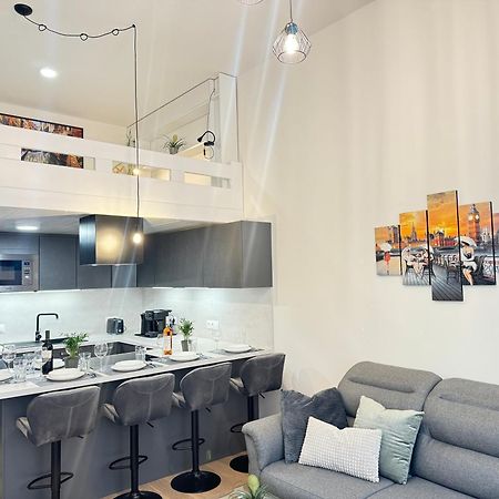 Free Parking - Cozy Apartment Near Vysehrad Railway Bridge Prague Exterior photo